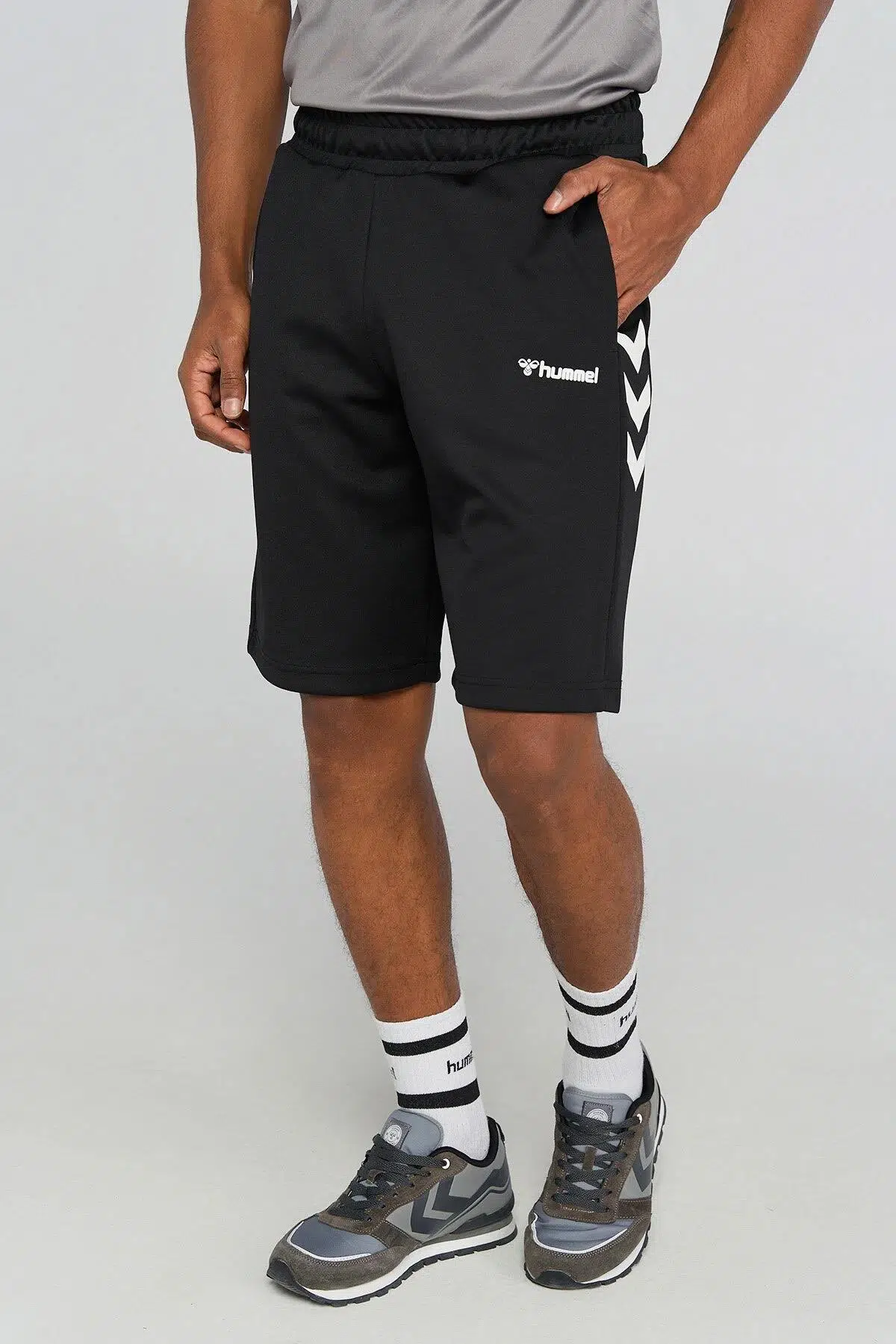 hummel Falconzo Shorts 931145-2001 Siyah Erkek Şort