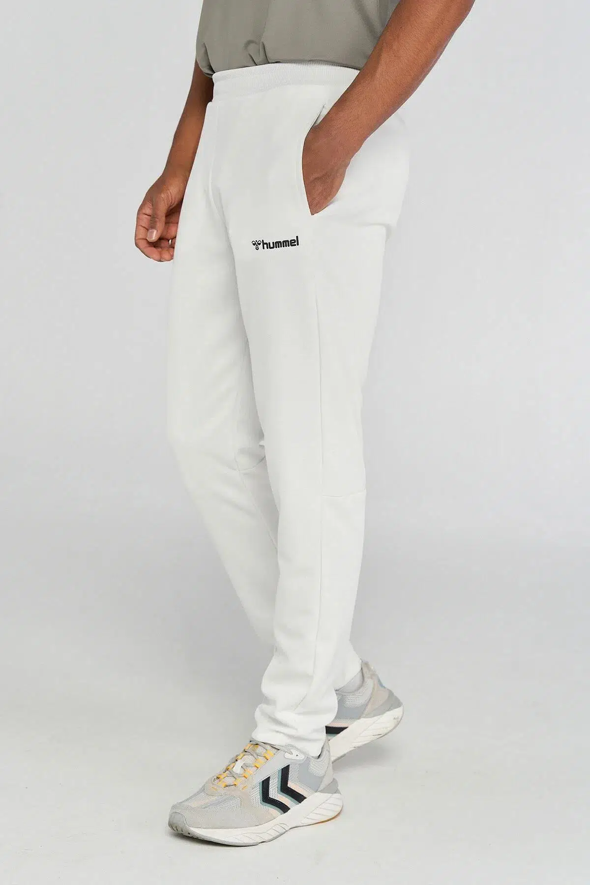 hummel Falconzo Tapered Pants 931076-9003 Beyaz Erkek Eşofman Altı