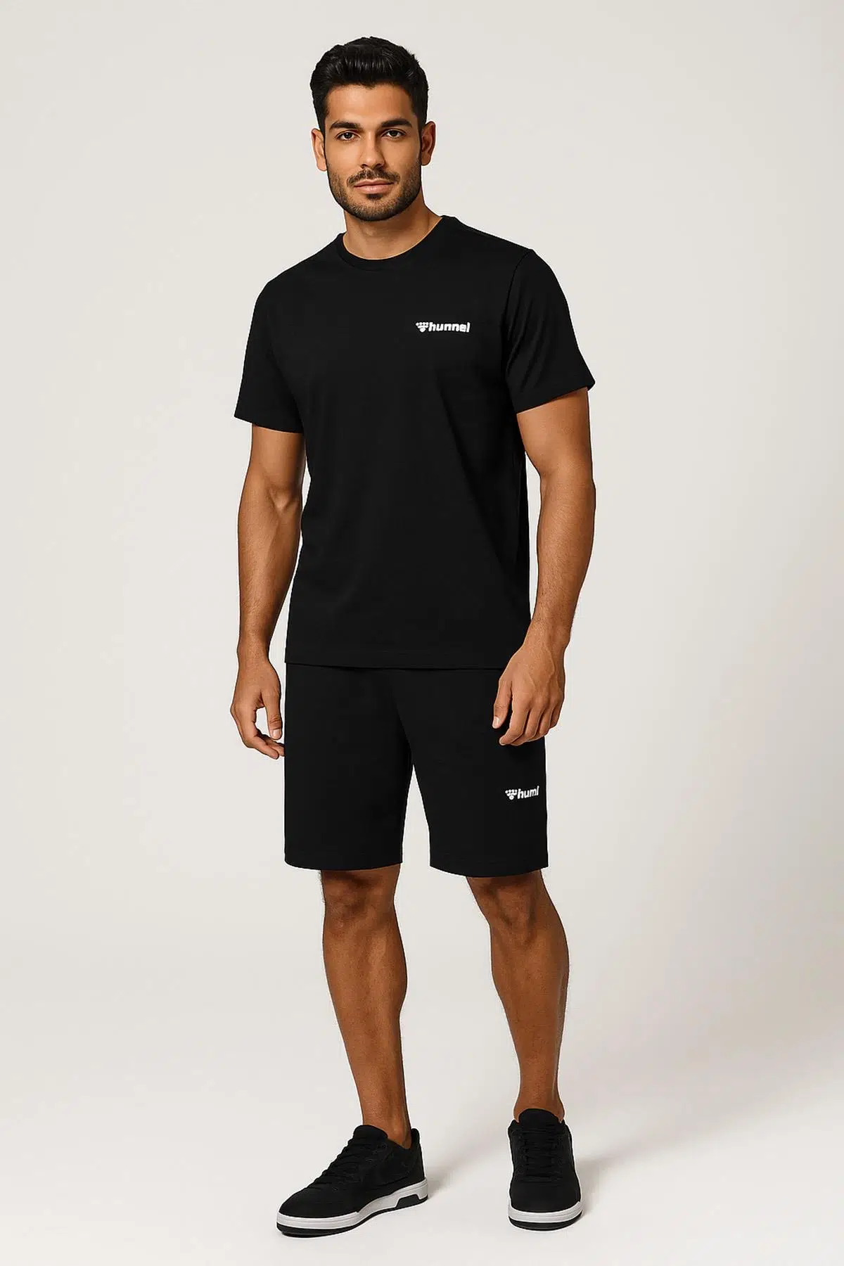 hummel Jullian 912390-2001-932511-2001 Siyah Tişört / Siyah Şort Kombin (444 veritabanından da düşülecek)