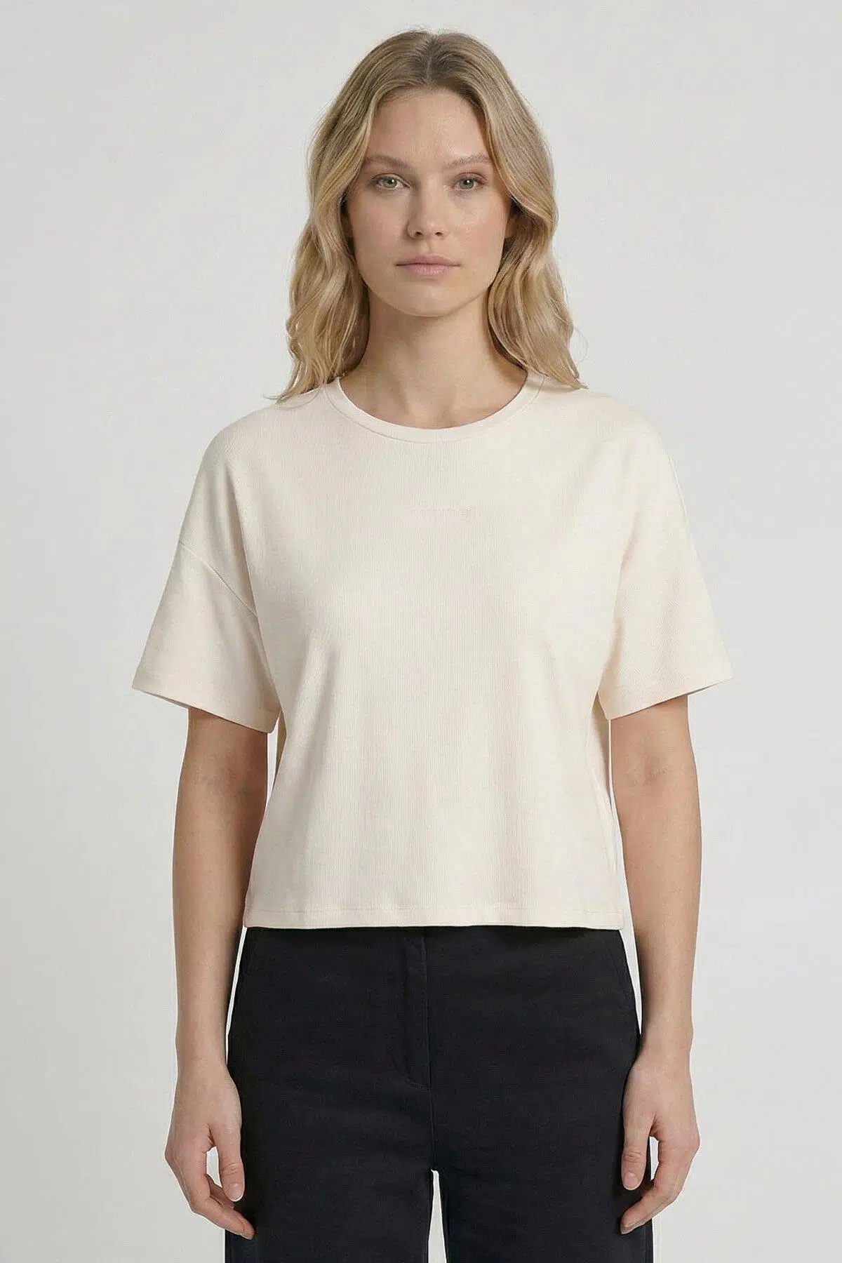 hummel Roble S/S 912331-9157 Kadın Krem T-shirt
