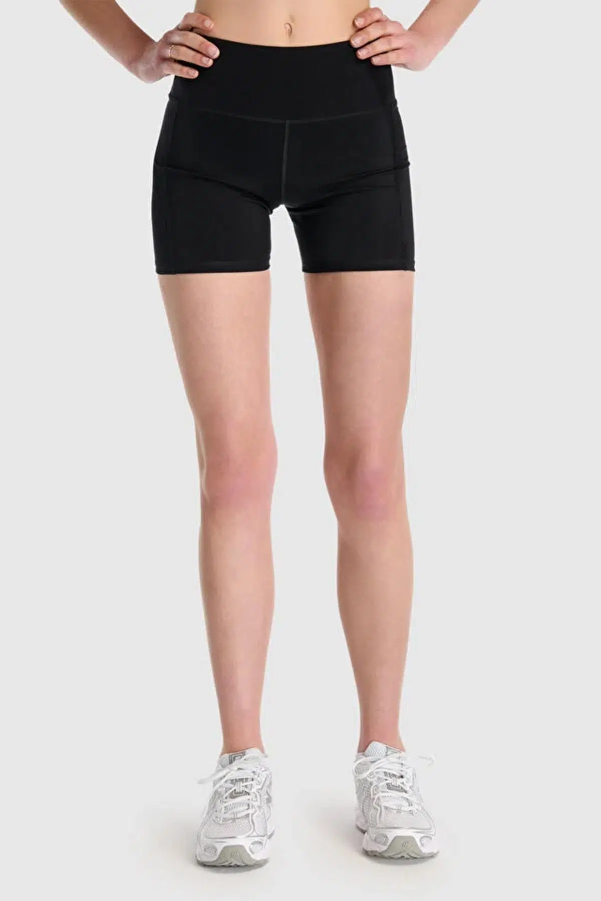 New Balance Lifestyle WNS1534-BK Siyah Kadın Tayt Şort